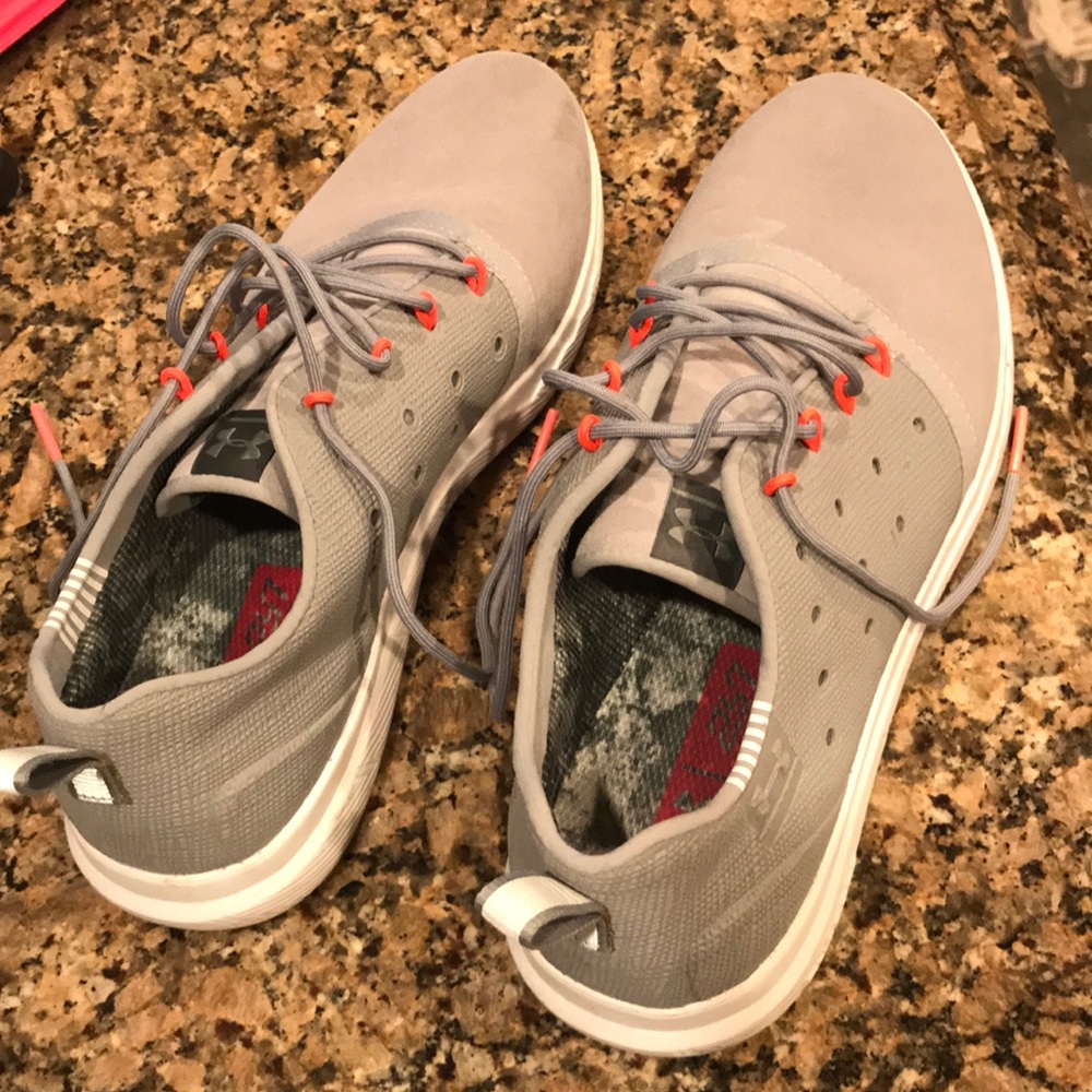 Under Armour tennis shoes